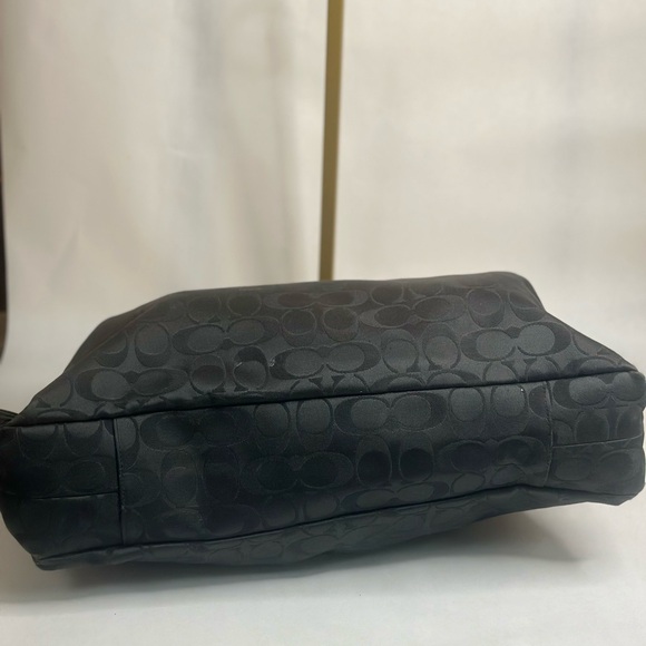 COACH Ashley Signature Carryall Shoulder Bag -GUC - Picture 6 of 15